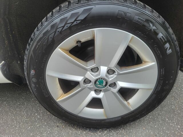 Білий Шкода Єті, об'ємом двигуна 1.6 л та пробігом 248 тис. км за 12771 $, фото 3 на Automoto.ua