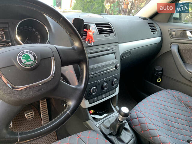 Белый Шкода Ети, объемом двигателя 1.8 л и пробегом 120 тыс. км за 7800 $, фото 6 на Automoto.ua