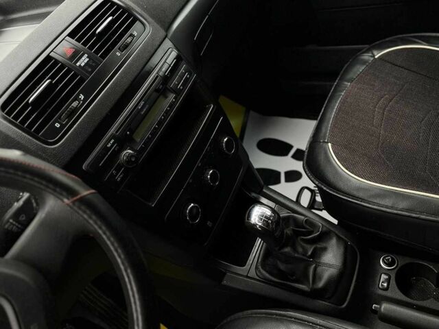 Белый Шкода Ети, объемом двигателя 1.2 л и пробегом 152 тыс. км за 9900 $, фото 12 на Automoto.ua