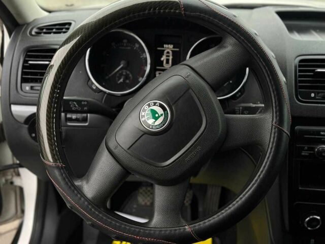 Белый Шкода Ети, объемом двигателя 1.2 л и пробегом 152 тыс. км за 9900 $, фото 9 на Automoto.ua