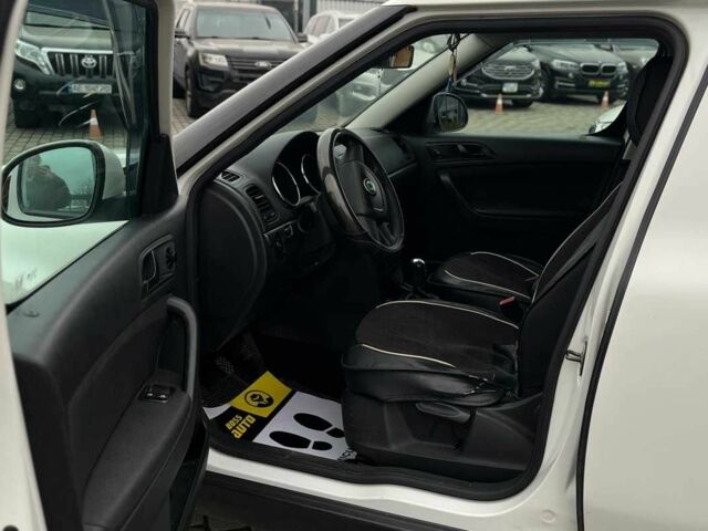 Белый Шкода Ети, объемом двигателя 1.2 л и пробегом 152 тыс. км за 9900 $, фото 18 на Automoto.ua