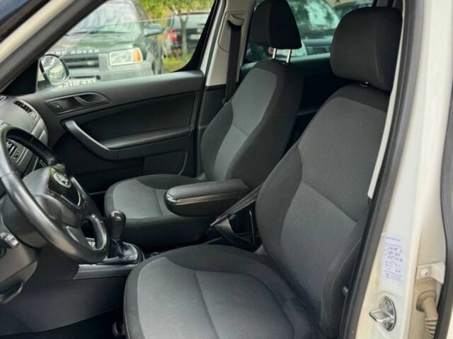 Белый Шкода Ети, объемом двигателя 1.2 л и пробегом 288 тыс. км за 3839 $, фото 9 на Automoto.ua