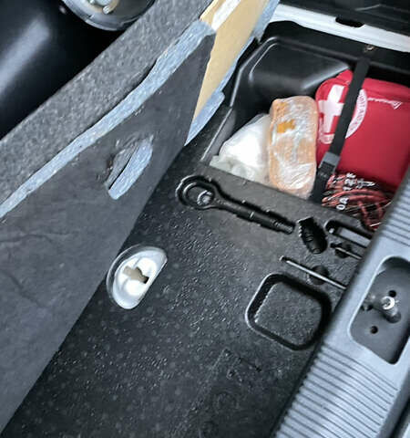 Білий Шкода Єті, об'ємом двигуна 1.2 л та пробігом 221 тис. км за 8200 $, фото 32 на Automoto.ua