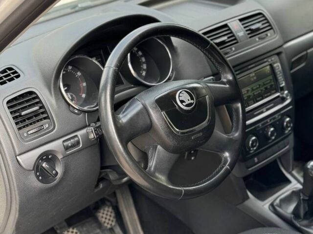 Белый Шкода Ети, объемом двигателя 1.2 л и пробегом 288 тыс. км за 3839 $, фото 4 на Automoto.ua