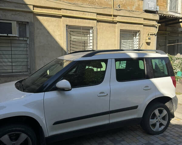 Білий Шкода Єті, об'ємом двигуна 1.2 л та пробігом 280 тис. км за 5800 $, фото 6 на Automoto.ua