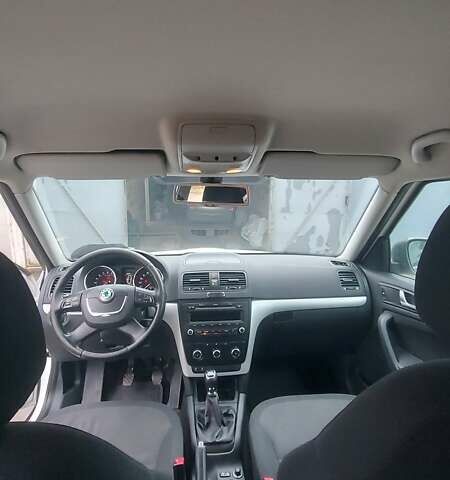 Білий Шкода Єті, об'ємом двигуна 1.6 л та пробігом 219 тис. км за 7700 $, фото 1 на Automoto.ua