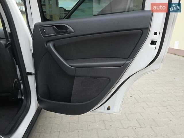 Білий Шкода Єті, об'ємом двигуна 1.2 л та пробігом 220 тис. км за 6999 $, фото 115 на Automoto.ua