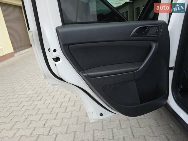 Білий Шкода Єті, об'ємом двигуна 1.2 л та пробігом 220 тис. км за 6999 $, фото 106 на Automoto.ua