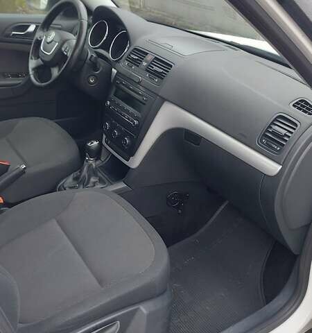 Білий Шкода Єті, об'ємом двигуна 1.6 л та пробігом 219 тис. км за 7700 $, фото 2 на Automoto.ua