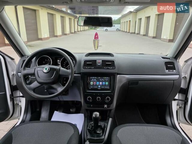 Білий Шкода Єті, об'ємом двигуна 1.2 л та пробігом 220 тис. км за 6999 $, фото 95 на Automoto.ua