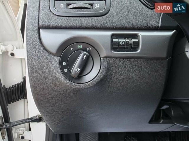 Білий Шкода Єті, об'ємом двигуна 1.2 л та пробігом 220 тис. км за 6999 $, фото 73 на Automoto.ua