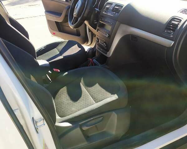 Белый Шкода Ети, объемом двигателя 1.8 л и пробегом 260 тыс. км за 7000 $, фото 10 на Automoto.ua