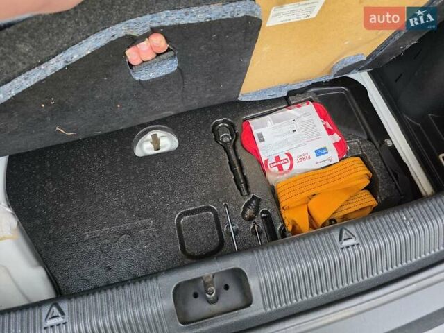 Білий Шкода Єті, об'ємом двигуна 1.2 л та пробігом 220 тис. км за 6999 $, фото 116 на Automoto.ua