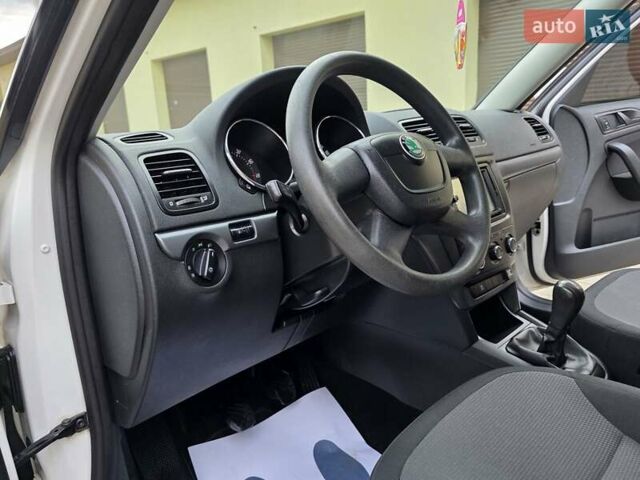 Білий Шкода Єті, об'ємом двигуна 1.2 л та пробігом 220 тис. км за 6999 $, фото 77 на Automoto.ua
