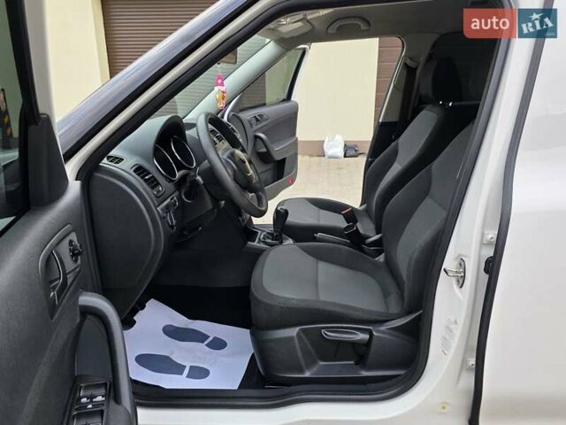 Білий Шкода Єті, об'ємом двигуна 1.2 л та пробігом 220 тис. км за 6999 $, фото 80 на Automoto.ua
