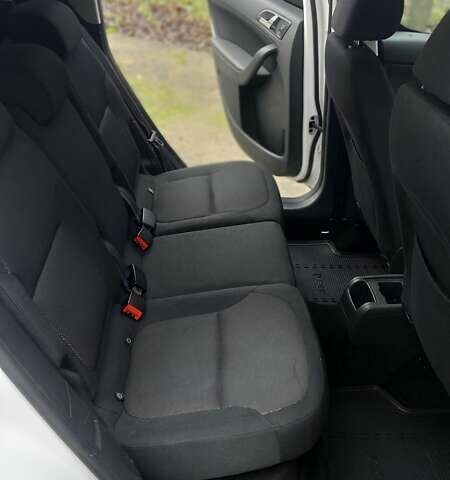 Білий Шкода Єті, об'ємом двигуна 1.6 л та пробігом 219 тис. км за 7700 $, фото 5 на Automoto.ua