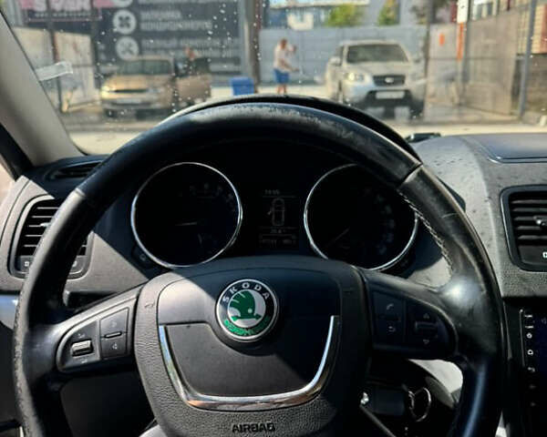 Білий Шкода Єті, об'ємом двигуна 1.97 л та пробігом 342 тис. км за 8500 $, фото 2 на Automoto.ua