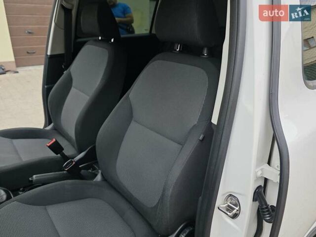 Білий Шкода Єті, об'ємом двигуна 1.2 л та пробігом 220 тис. км за 6999 $, фото 70 на Automoto.ua