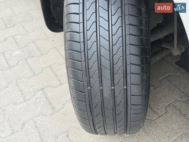 Білий Шкода Єті, об'ємом двигуна 1.2 л та пробігом 220 тис. км за 6999 $, фото 65 на Automoto.ua