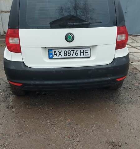 Білий Шкода Єті, об'ємом двигуна 1.6 л та пробігом 219 тис. км за 7700 $, фото 7 на Automoto.ua