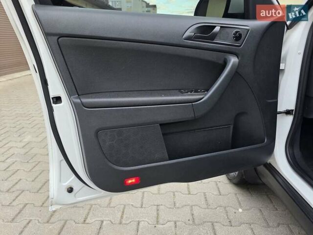 Білий Шкода Єті, об'ємом двигуна 1.2 л та пробігом 220 тис. км за 6999 $, фото 83 на Automoto.ua