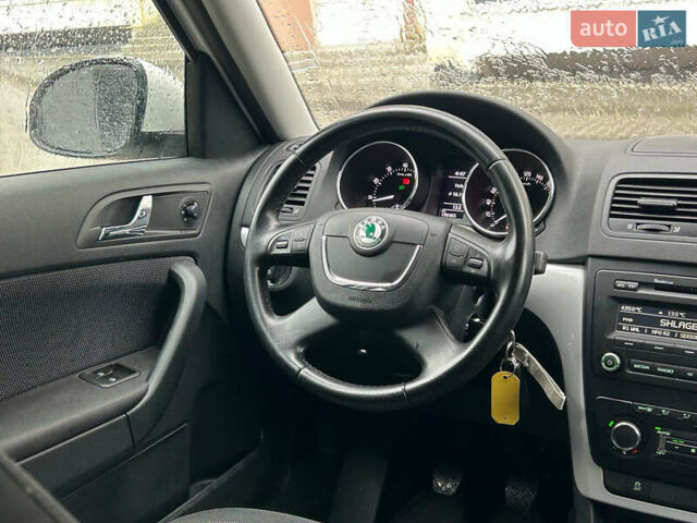 Білий Шкода Єті, об'ємом двигуна 1.4 л та пробігом 200 тис. км за 8999 $, фото 9 на Automoto.ua