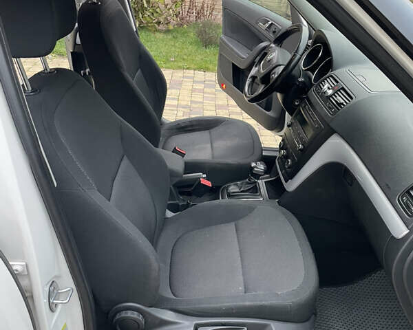 Білий Шкода Єті, об'ємом двигуна 1.2 л та пробігом 225 тис. км за 7300 $, фото 8 на Automoto.ua