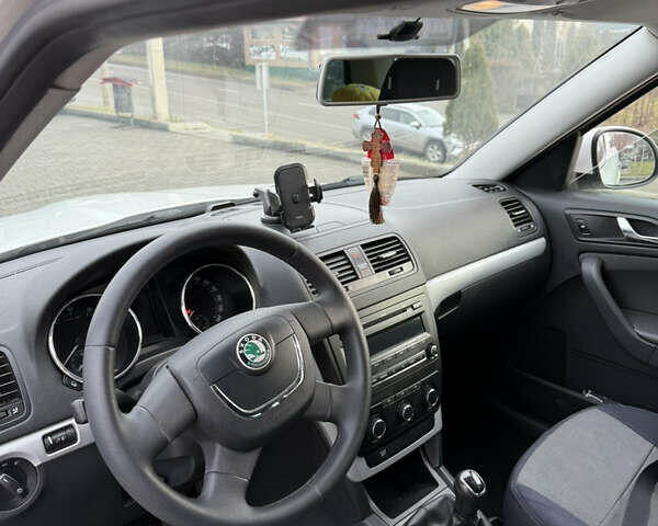 Білий Шкода Єті, об'ємом двигуна 1.4 л та пробігом 147 тис. км за 10500 $, фото 8 на Automoto.ua