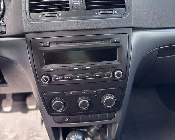 Белый Шкода Ети, объемом двигателя 1.97 л и пробегом 280 тыс. км за 8499 $, фото 4 на Automoto.ua