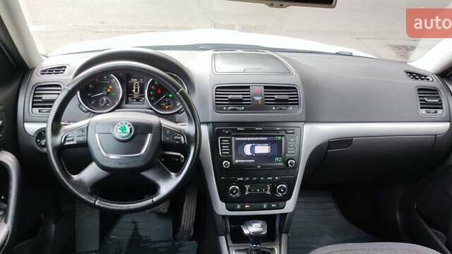 Білий Шкода Єті, об'ємом двигуна 1.2 л та пробігом 181 тис. км за 7700 $, фото 39 на Automoto.ua