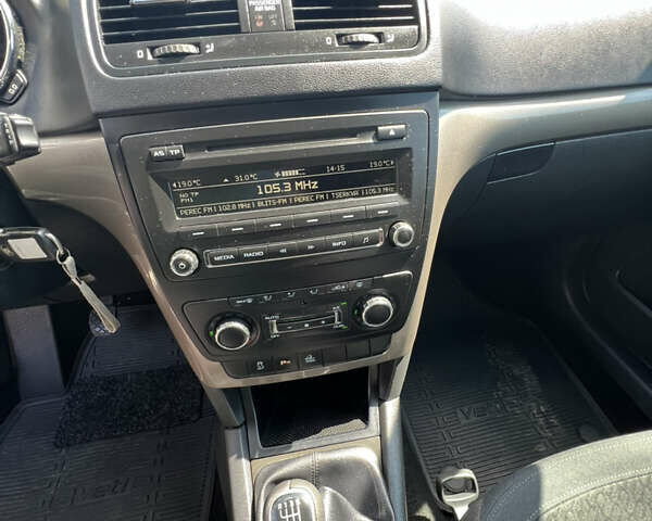 Білий Шкода Єті, об'ємом двигуна 1.97 л та пробігом 250 тис. км за 10500 $, фото 8 на Automoto.ua