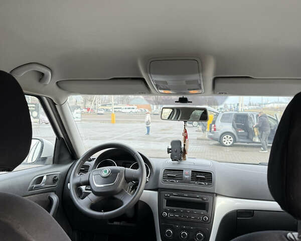 Білий Шкода Єті, об'ємом двигуна 1.4 л та пробігом 147 тис. км за 10500 $, фото 15 на Automoto.ua