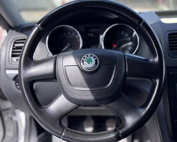 Білий Шкода Єті, об'ємом двигуна 2 л та пробігом 269 тис. км за 8500 $, фото 8 на Automoto.ua