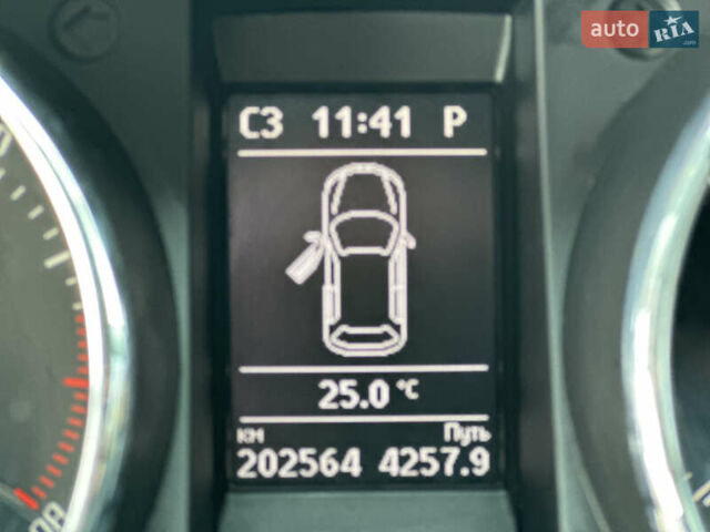 Білий Шкода Єті, об'ємом двигуна 1.2 л та пробігом 202 тис. км за 7500 $, фото 35 на Automoto.ua