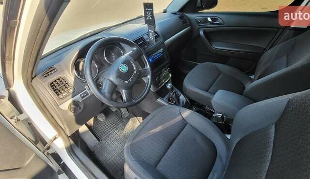 Белый Шкода Ети, объемом двигателя 2 л и пробегом 250 тыс. км за 12000 $, фото 9 на Automoto.ua