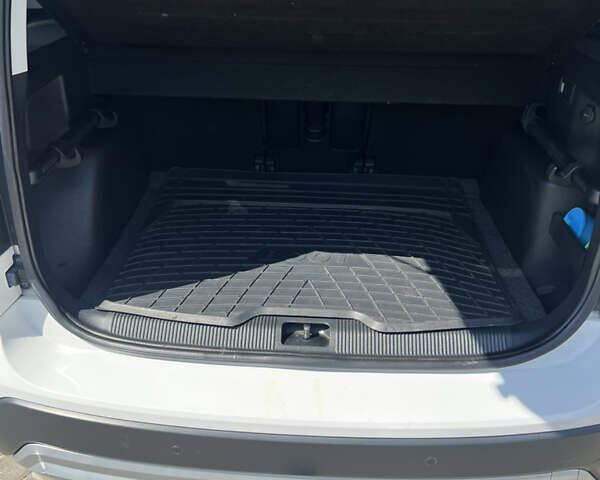 Білий Шкода Єті, об'ємом двигуна 1.97 л та пробігом 250 тис. км за 10500 $, фото 17 на Automoto.ua