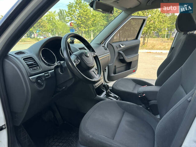 Білий Шкода Єті, об'ємом двигуна 1.2 л та пробігом 202 тис. км за 7500 $, фото 12 на Automoto.ua