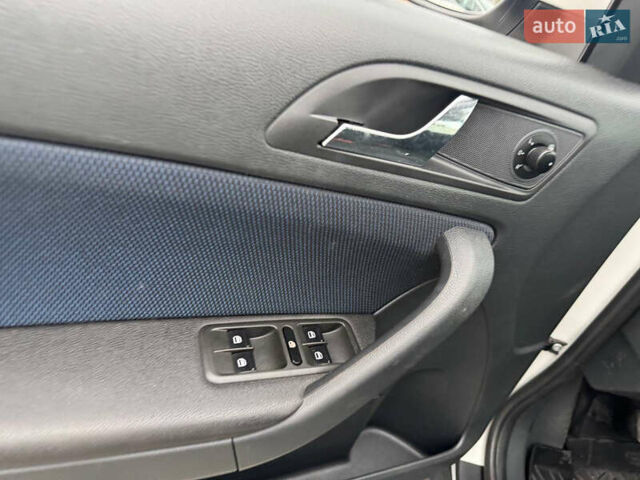 Белый Шкода Ети, объемом двигателя 2 л и пробегом 186 тыс. км за 10900 $, фото 50 на Automoto.ua