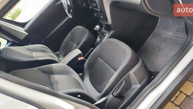 Білий Шкода Єті, об'ємом двигуна 1.2 л та пробігом 181 тис. км за 7700 $, фото 45 на Automoto.ua