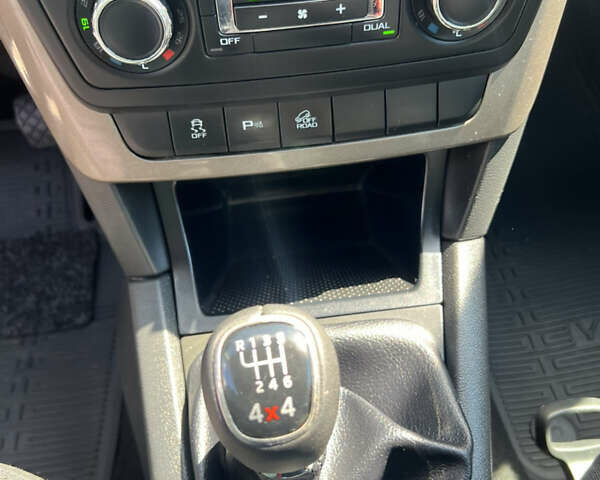 Білий Шкода Єті, об'ємом двигуна 1.97 л та пробігом 250 тис. км за 10500 $, фото 9 на Automoto.ua