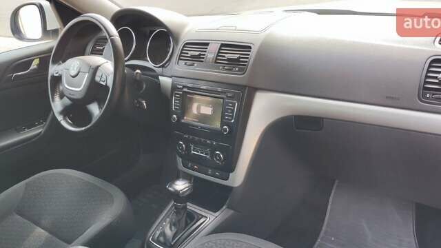 Білий Шкода Єті, об'ємом двигуна 1.2 л та пробігом 181 тис. км за 7700 $, фото 41 на Automoto.ua