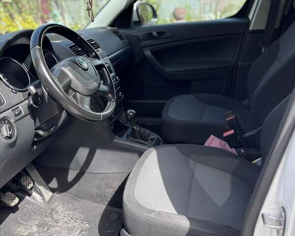 Білий Шкода Єті, об'ємом двигуна 2 л та пробігом 269 тис. км за 8500 $, фото 6 на Automoto.ua