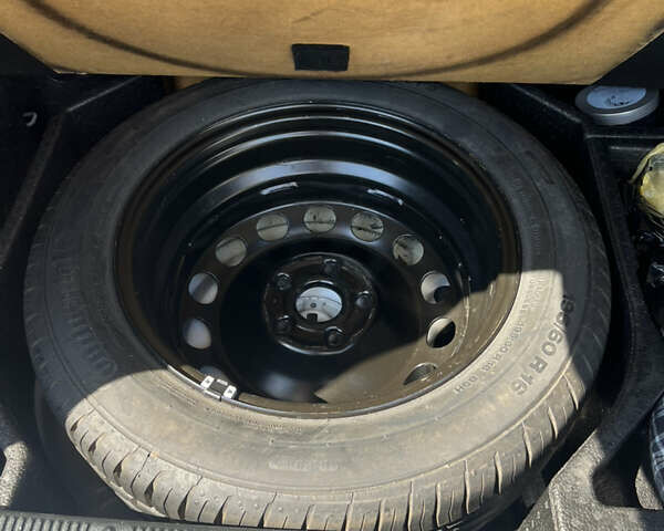 Белый Шкода Ети, объемом двигателя 1.97 л и пробегом 250 тыс. км за 10900 $, фото 16 на Automoto.ua