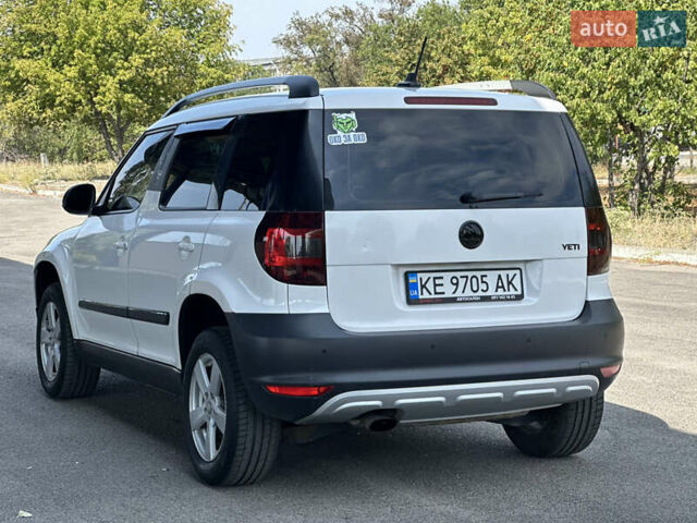 Білий Шкода Єті, об'ємом двигуна 1.2 л та пробігом 202 тис. км за 7500 $, фото 5 на Automoto.ua