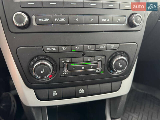 Белый Шкода Ети, объемом двигателя 2 л и пробегом 186 тыс. км за 10900 $, фото 55 на Automoto.ua