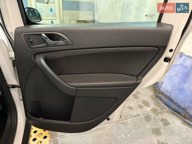 Белый Шкода Ети, объемом двигателя 2 л и пробегом 211 тыс. км за 14800 $, фото 20 на Automoto.ua