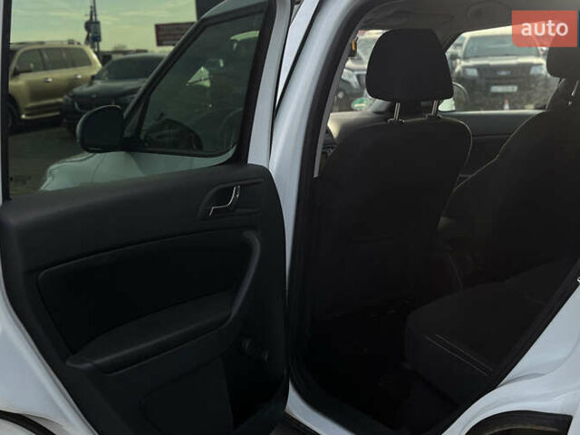 Белый Шкода Ети, объемом двигателя 1.97 л и пробегом 242 тыс. км за 12900 $, фото 24 на Automoto.ua