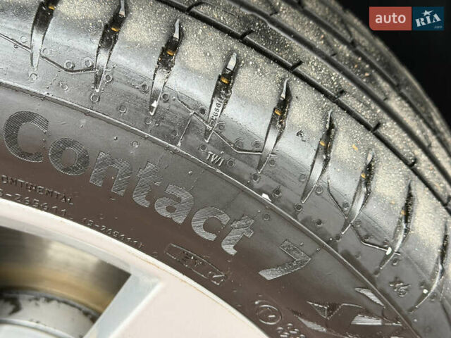 Білий Шкода Єті, об'ємом двигуна 2 л та пробігом 211 тис. км за 14800 $, фото 51 на Automoto.ua