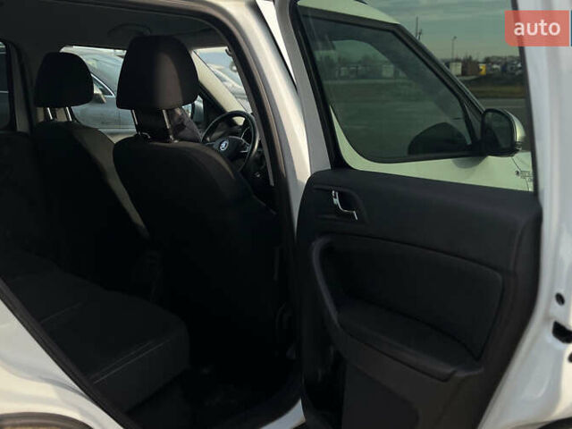 Белый Шкода Ети, объемом двигателя 1.97 л и пробегом 242 тыс. км за 12900 $, фото 23 на Automoto.ua