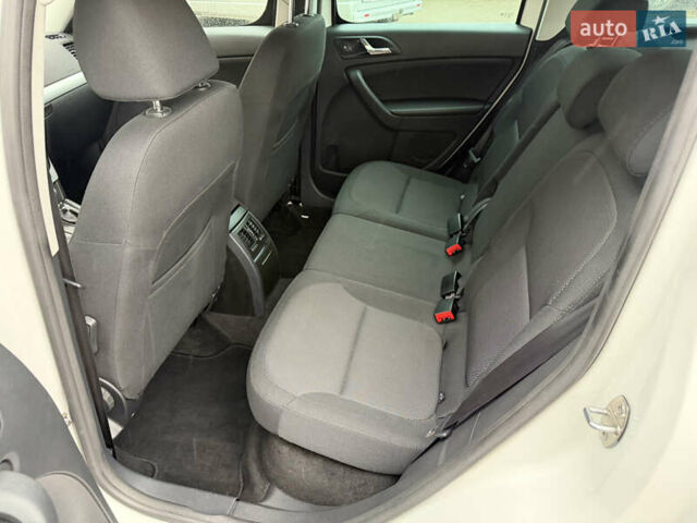 Белый Шкода Ети, объемом двигателя 2 л и пробегом 211 тыс. км за 14800 $, фото 50 на Automoto.ua